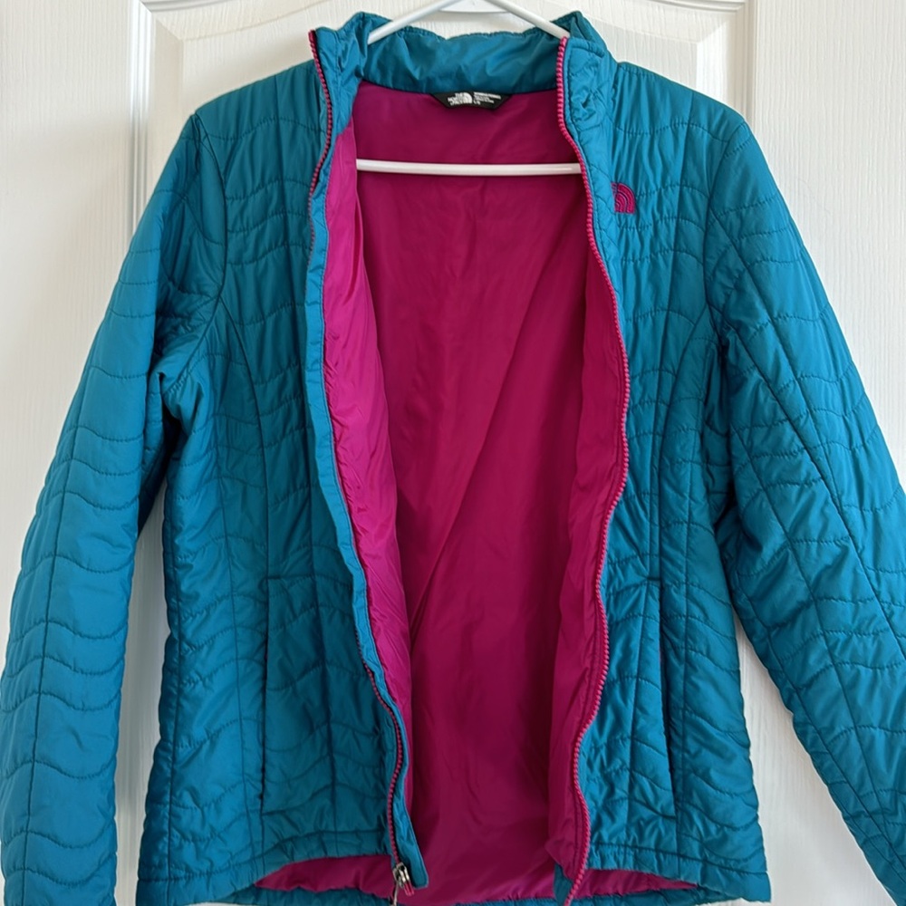 The North Face Women’s Bombay Jacket - Picture 6 of 10